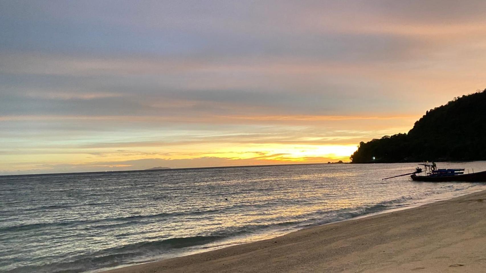 Koh Ngai Paradise Beach Exterior photo