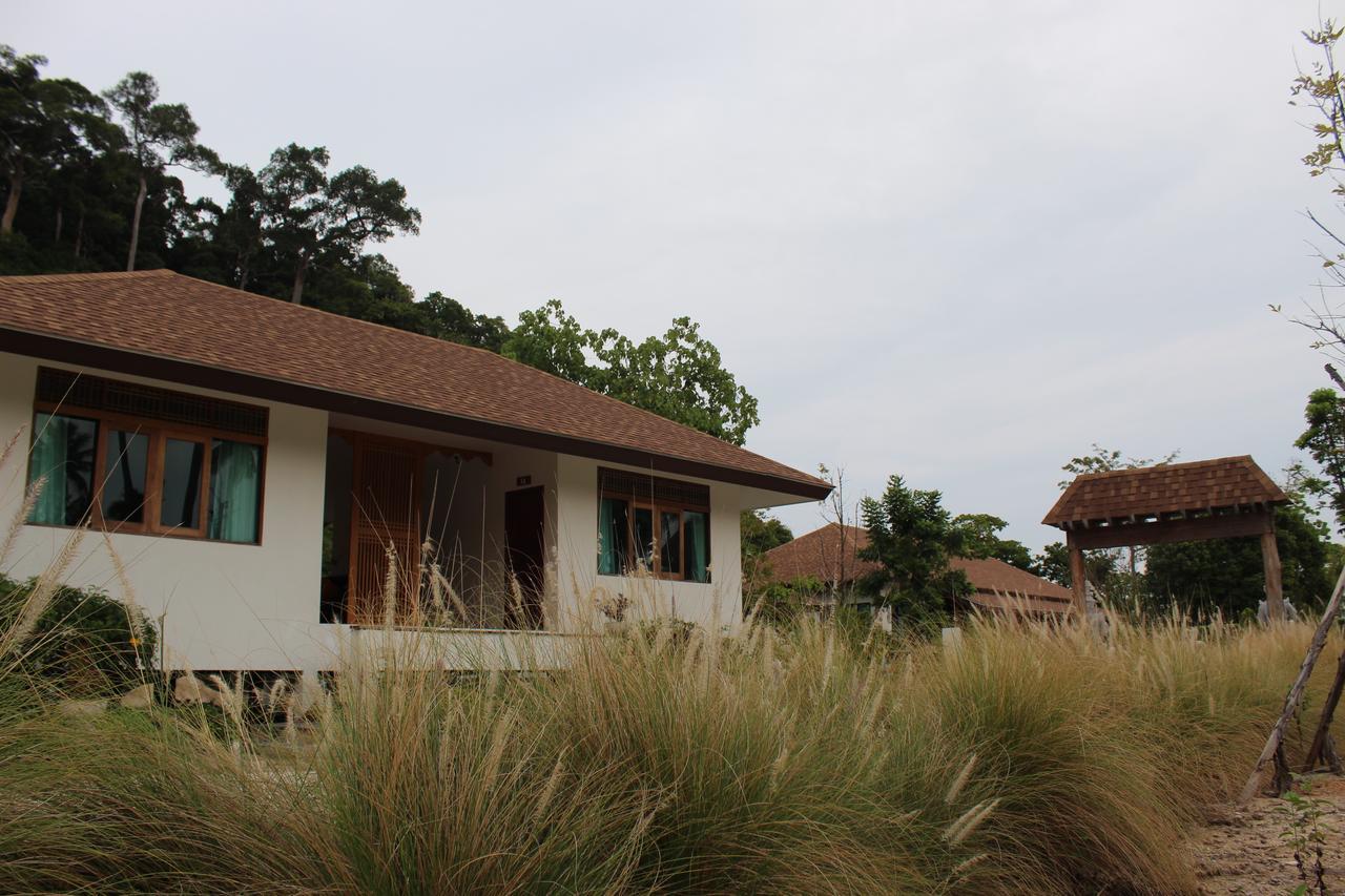 Koh Ngai Paradise Beach Exterior photo