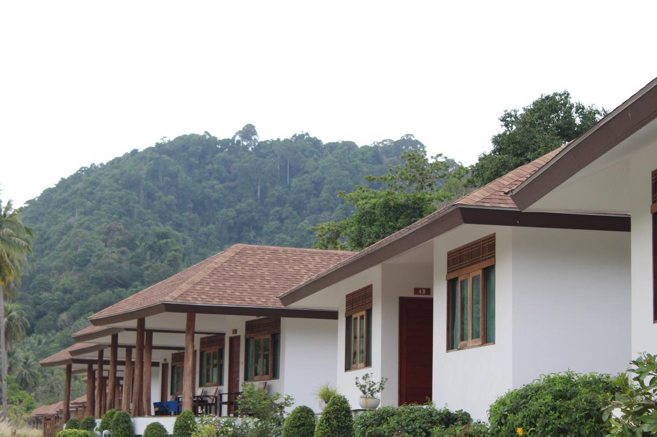 Koh Ngai Paradise Beach Exterior photo