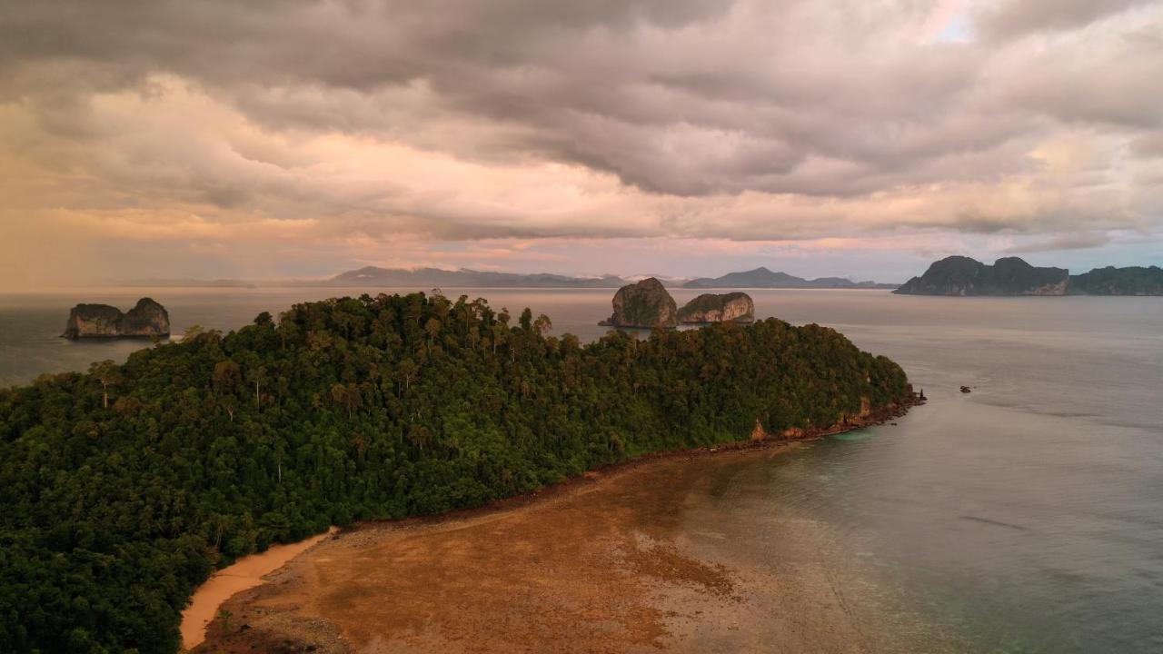Koh Ngai Paradise Beach Exterior photo